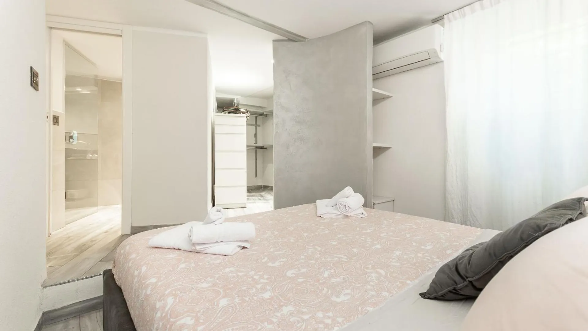 Palm & Beach - Genova Suite Apartment